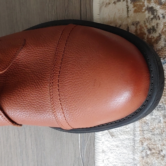 Boots - Picture 3 of 4